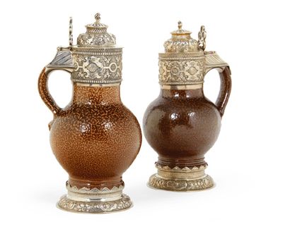 DEUX CHOPES COUVERTES EN GRES DE RAEREN Montées...