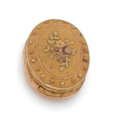 PENDENTIF VINAIGRETTE en trois tons d'or...