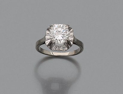 BAGUE en platine et or gris 18K (750) à collerette...