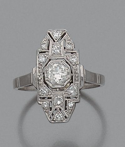 BAGUE en platine et or gris 18K (750) chaton...