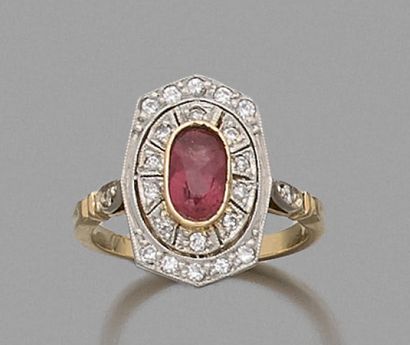 BAGUE en platine et or jaune 18K (750), le...