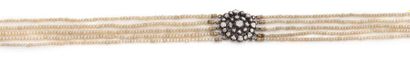 COLLIER RAS DU COU en or jaune 18K (750)...