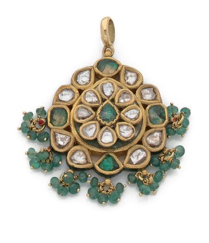 PENDENTIF en or jaune 18K (750) en forme...