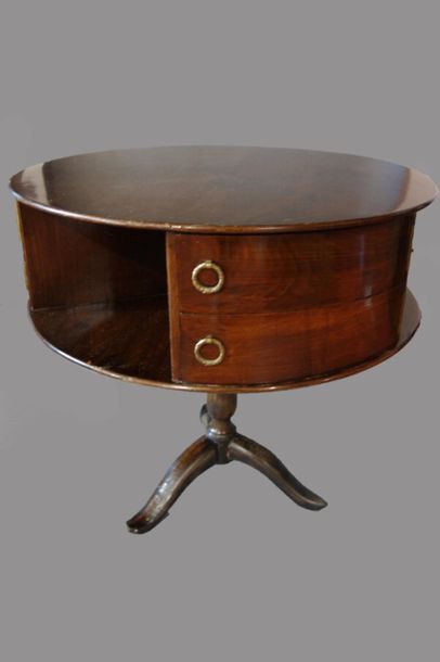 Angleterre, table ronde sur pied tripode,...