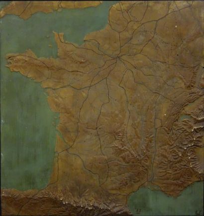 Carte de France en relief, plâtre polychrome,...