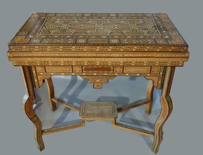 Damas, belle table de jeux à plateau en portefeuille...