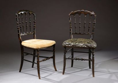 Paire de chaises Napoléon III en bois noirci...