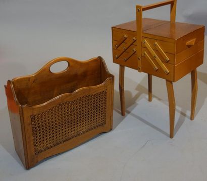 Lot including a magazine rack and a work...