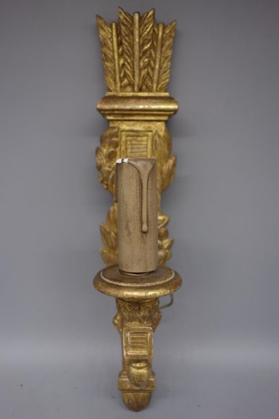 Wall lamp in carved gilded wood simulating...