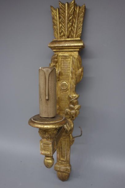 Wall lamp in carved gilded wood simulating...