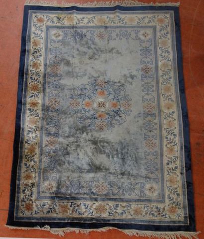 Knotted-stitch wool and ? silk carpet with...
