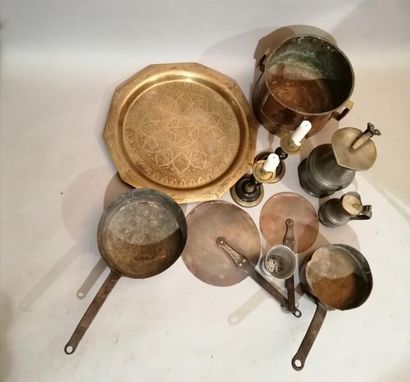 Grain measure, pots, lids and tray. 