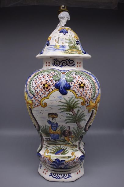 In the taste of Delft, earthenware lamp base...