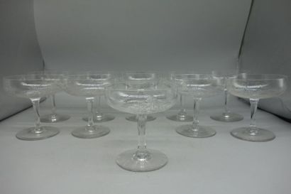 Suite of 10 crystal champagne COUPES engraved...