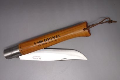 Opinel n°13, The Crowned Hand 