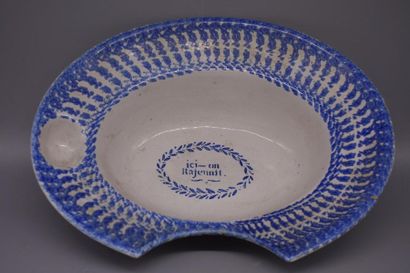 Earthenware bearded dish with blue sponge...