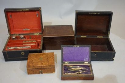 Set of 5 boxes in veneer and blackened wood....