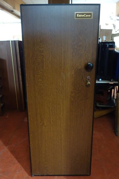 Eurocave, electric wine cellar type V250,...