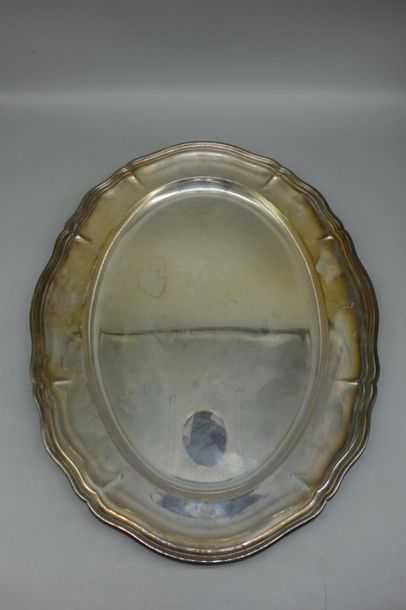 Oval FLAT and a LEGUMIER in silvery metal....