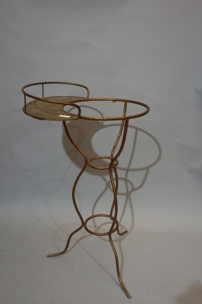 Barber's basin in gilded metal. Incomplete....
