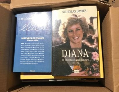 Important batch of mainly paperback books:...