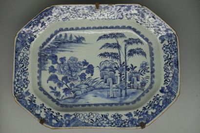 Porcelain PLATE with blue monochrome decoration....