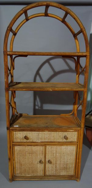 Bamboo and rattan shelf. Accidents. 