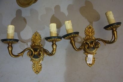 Supension and pair of wall lights in gilt...