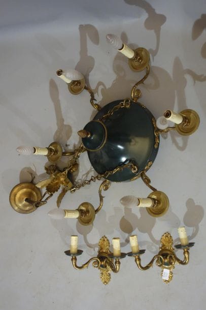 Supension and pair of wall lights in gilt...