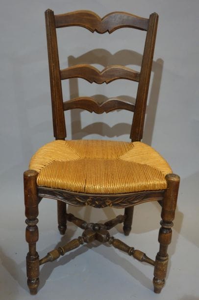 Chair in natural wood with spacer, straw...