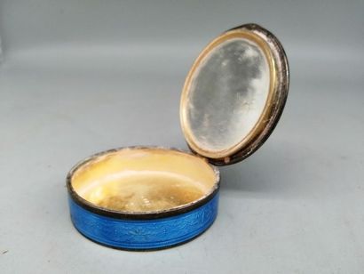 Enamelled silver POWDERBOARD with radiant...