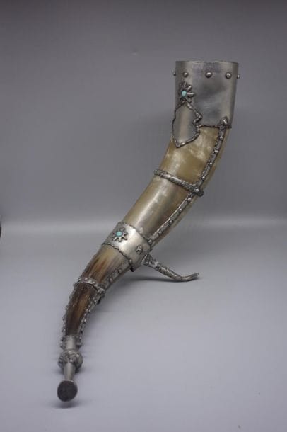 Covered rhyton formed by a horn, dark pewter...