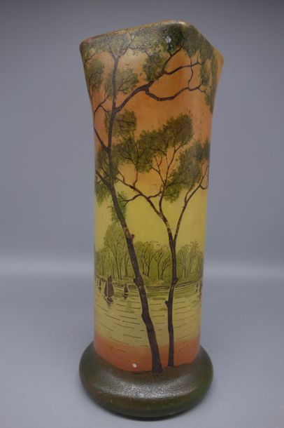 Glass vase decorated with a seascape. Circa...