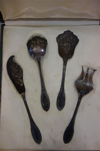 Silver hors d'oeuvre set with laurel wreaths,...