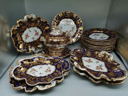 MASONS. Entremet/dessert service with polychrome...