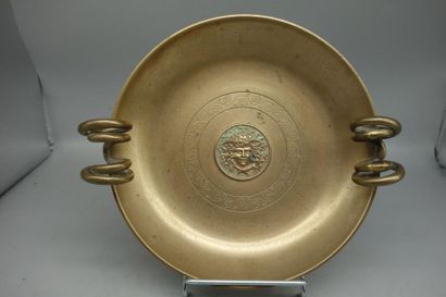 Dark gilt bronze bowl of a mask of Medusa,...