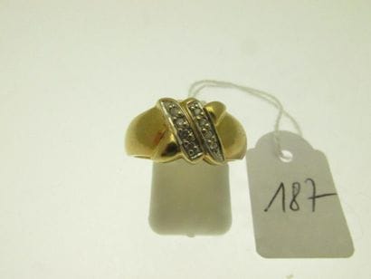 1 bague monture or deux tons ornée de deux...