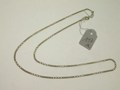 1 chaîne maille alternée or, bossuée 5,8g...