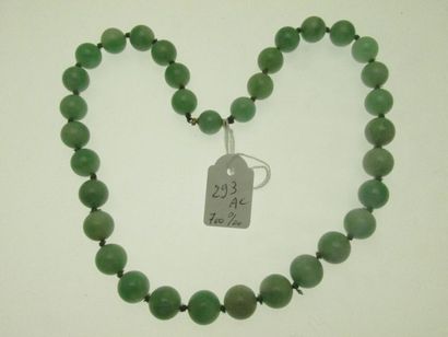 1 necklace of jade-jadeite pearls, gold clasp...
