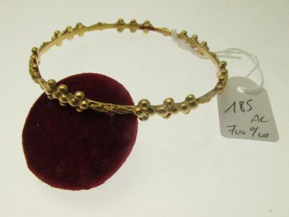 1 bracelet rigide or bas-titre 700°/°° à...