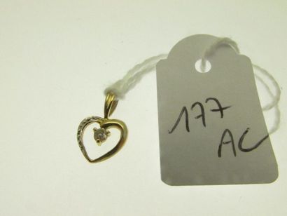 1 small pendant, two-tone gold setting, openwork...