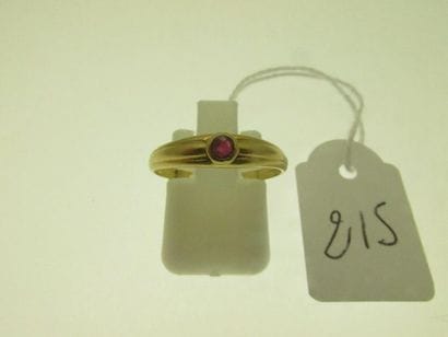 1 bague jonc monture or sertie d'un petit...
