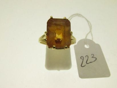 1 bague monture or sertie d'une citrine (égrisures),...