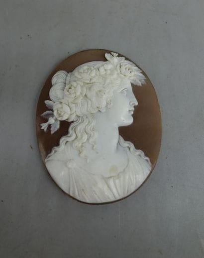 Camée figurant la déesse Flore 