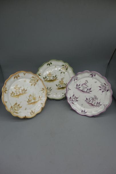 Lot de six assiettes à bords chantournés...