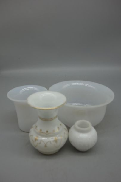 Lot de 4 opalines.