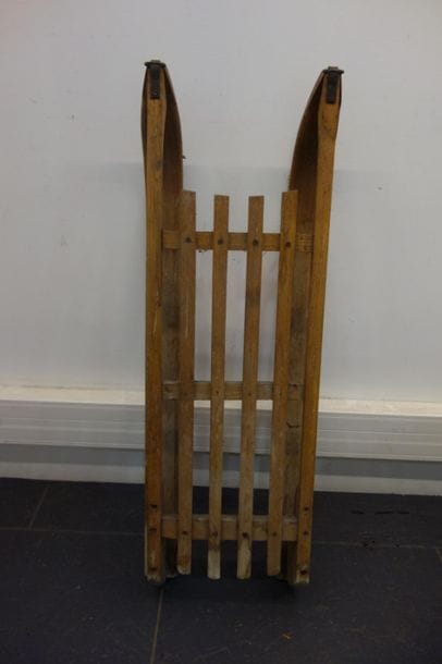 Luge ancienne en bois. 