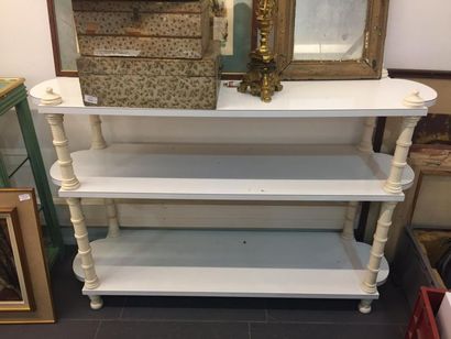Dressoir à trois plateaux polylobés, montants...