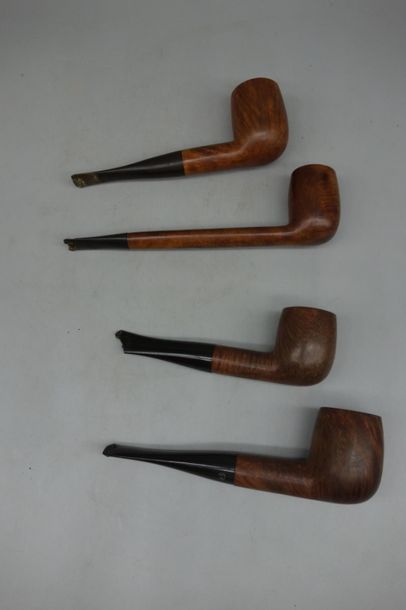 Quatre pipes, certaines signées.