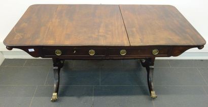 Angleterre, bureau plat de milieu en acajou,...